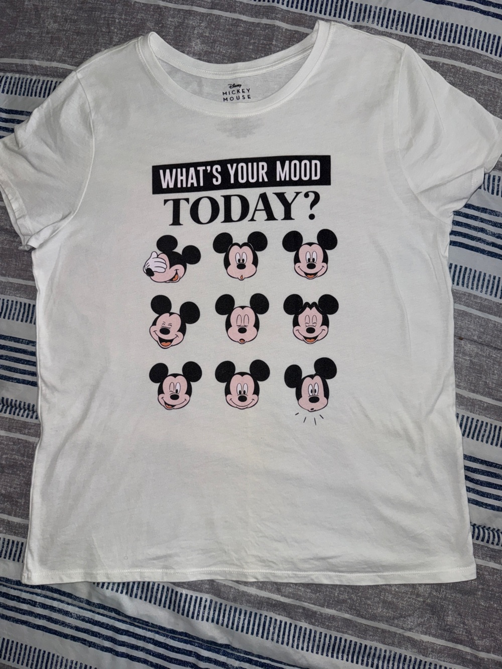 Disney White womens Tee with Mickey Mood Faces